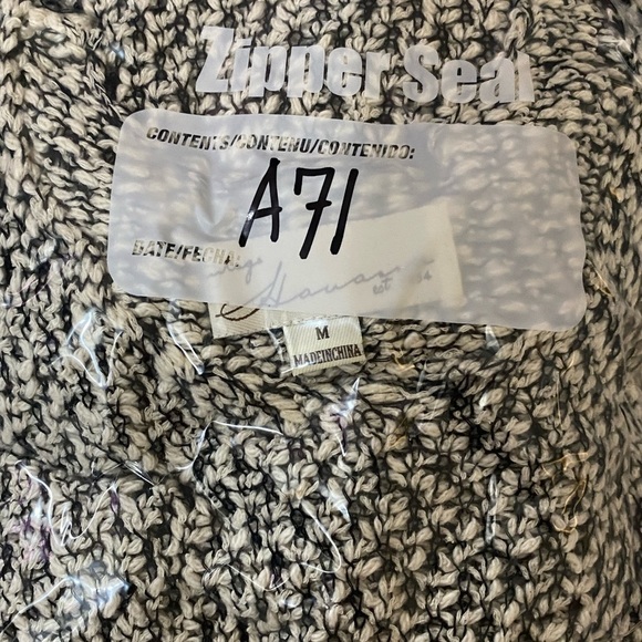 🎈VINTAGE Havana knit black and white V neck sweater size  M - Picture 11 of 11